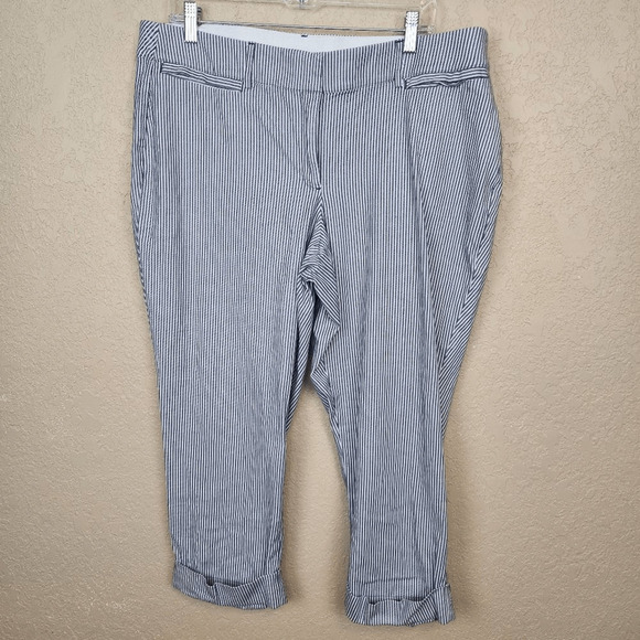 Lane Bryant Pants - Lane Bryant Blue and White Vertical Stripe Lena Cropped Pants Size 18 (3066)
